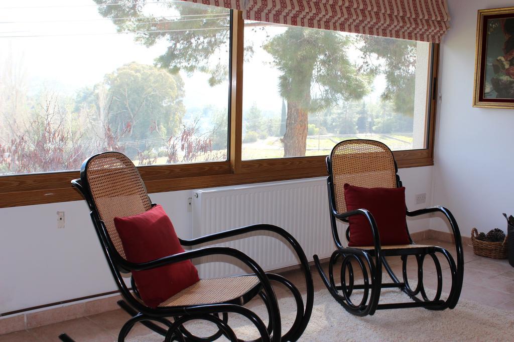Villa In Moniátisz Szoba fotó